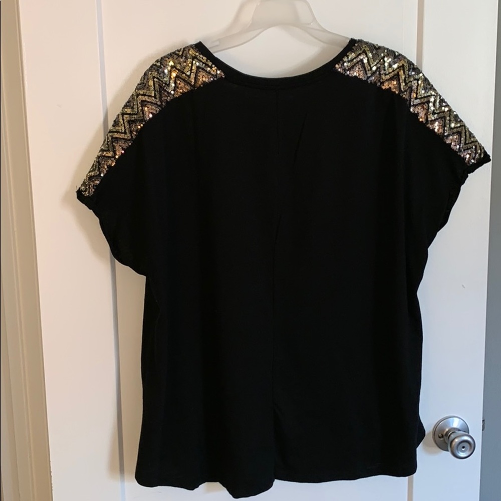 Plus size black t-shirt with sequins